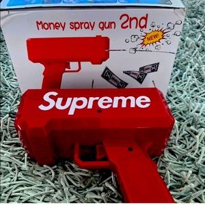 SUPREME (fake) MONEY GUN - with fake money!